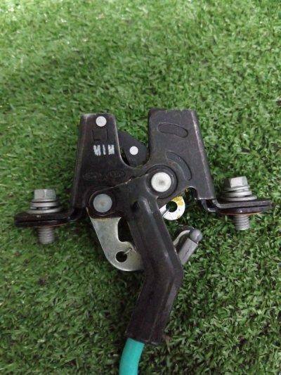 Замок спинки сиденья