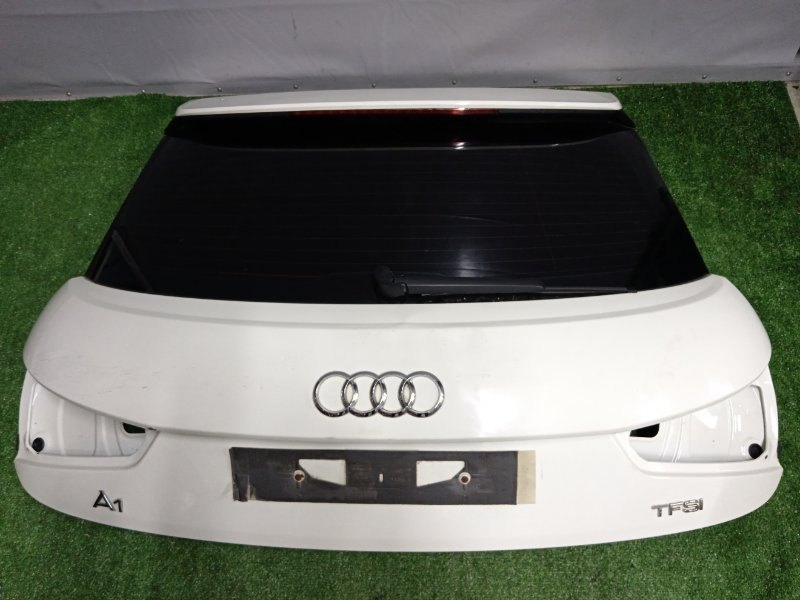8X3827023 Крышка багажника Audi A1 2012 фото 1