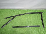 51337060241, 51337060233 Уплотнитель стекла двери передний левый BMW 3-Series 2006 фото 1