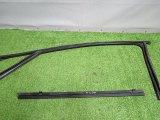 51337060241, 51337060233 Уплотнитель стекла двери передний левый BMW 3-Series 2006 фото 2
