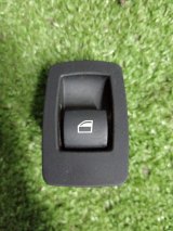 61316935534, 6935534 Кнопка стеклоподъемника задняя левая BMW 1-Series 2004 фото 1