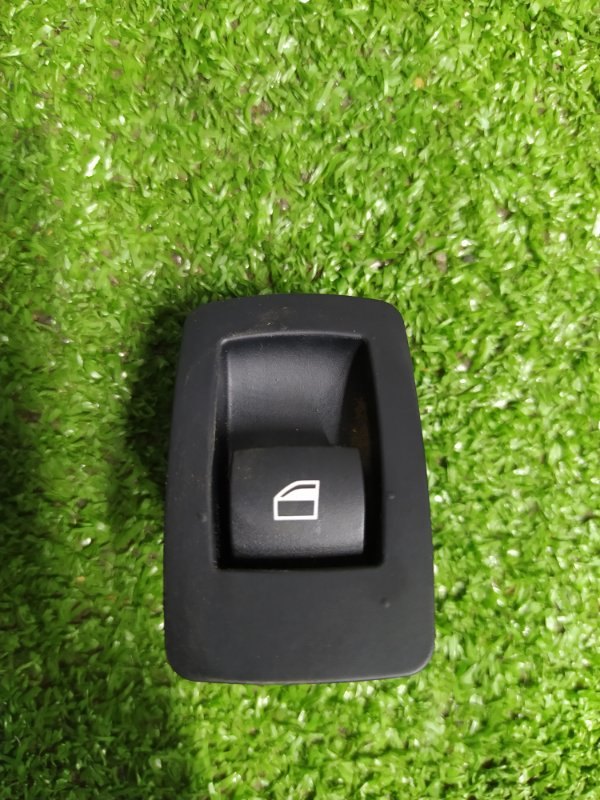 61316945874, 6945874 Кнопка стеклоподъемника задняя левая BMW 1-Series 2006 фото 1