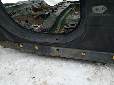 Порог с центральной стойкой