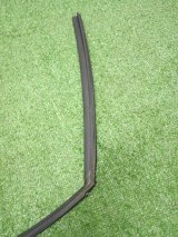 F15158605B, F15158605 Уплотнитель стекла двери передний левый Mazda RX-8 2003 фото 4