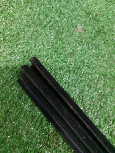 Уплотнитель стекла двери