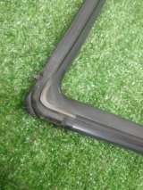 F15158605B, F15158605 Уплотнитель стекла двери передний правый Mazda RX-8 2003 фото 4