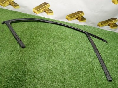 Уплотнитель стекла двери