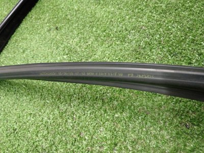 Уплотнитель стекла двери
