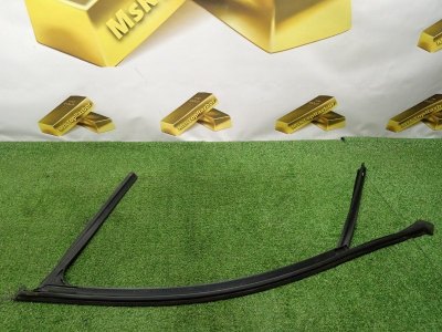 Уплотнитель стекла двери