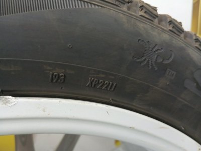 Колесо Porsche Cayenne R20 5x130, Pirelli 305/40 R20, зимнее, шипы