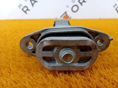 Подушка двигателя