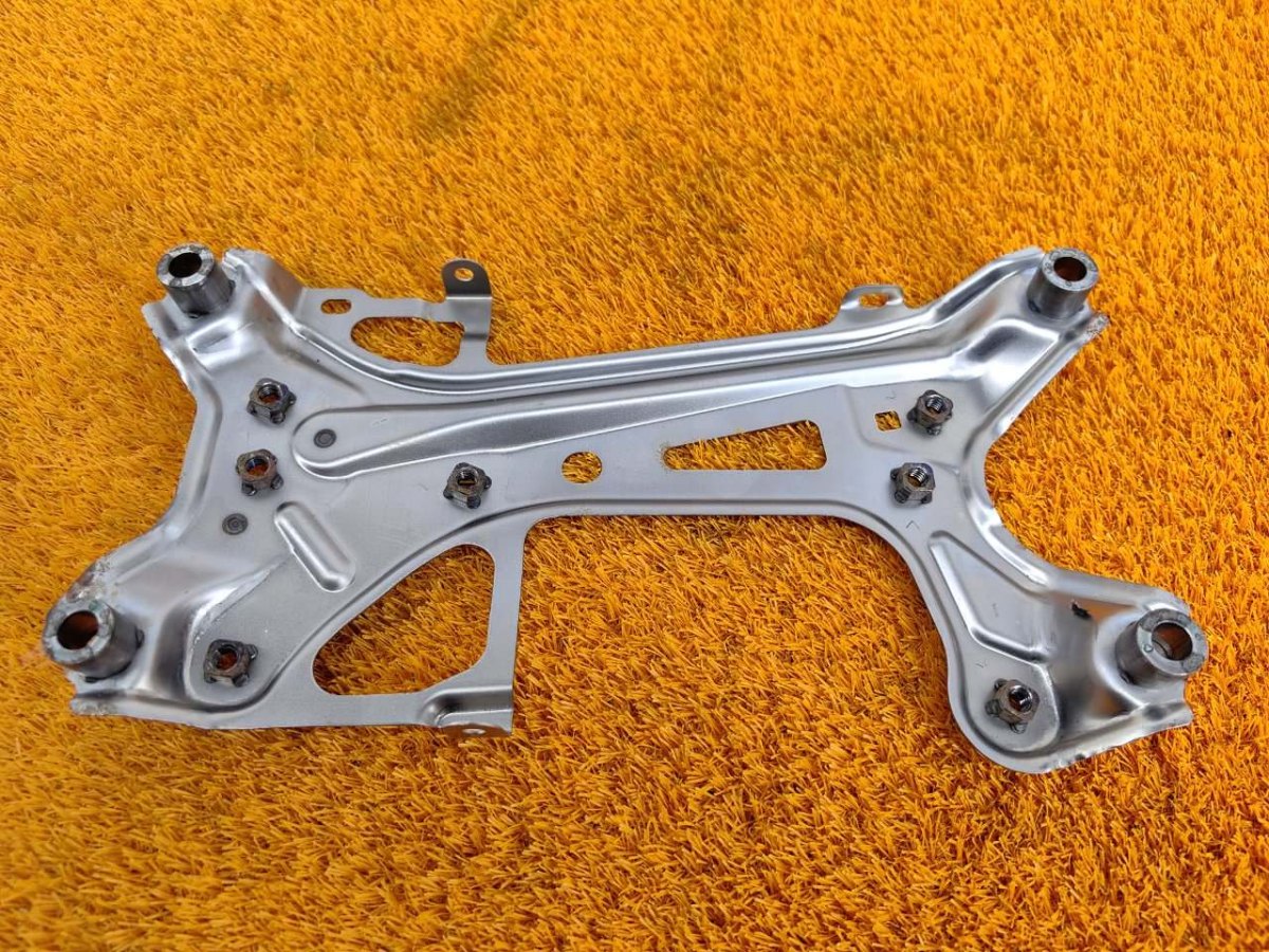 5808833010 Подушка АКПП Toyota Camry 2019 фото 1