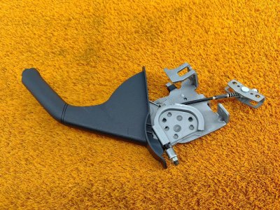 Рычаг стояночного тормоза