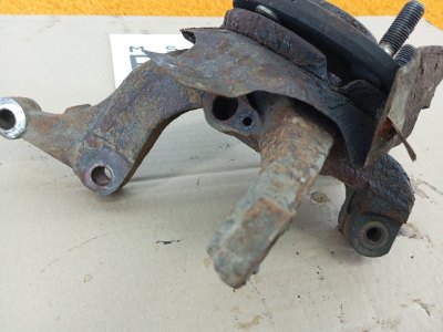 Кулак поворотный
