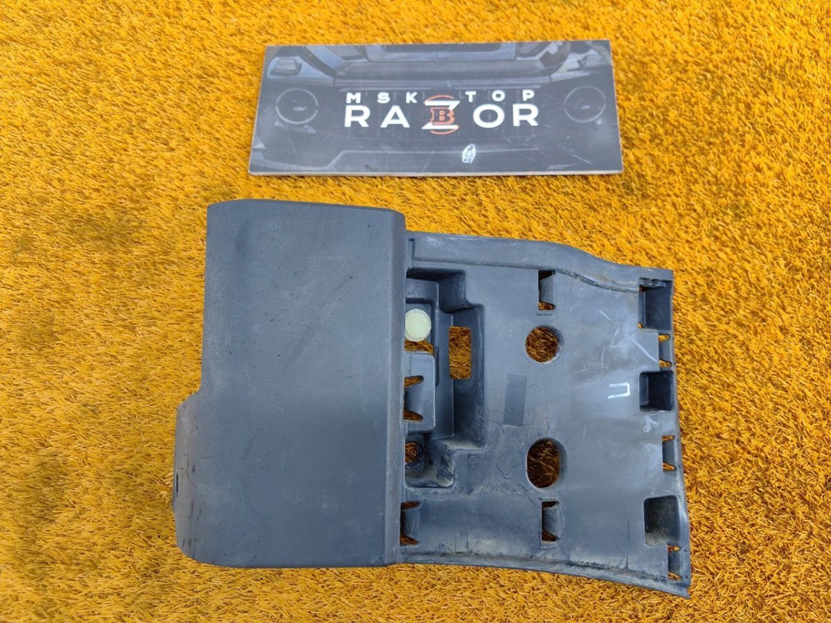 CK5216D052AG, CK52-16D052-AG, LR048271 Расширитель крыла передний правый Land Rover RANGE ROVER 2014 фото 1