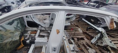 Порог с центральной стойкой