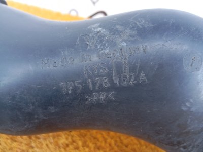 Патрубок воздушного фильтра