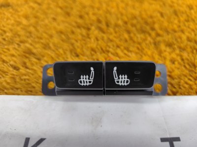 Кнопка обогрева сидений
