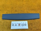 6600062040 Накладка крышки багажника Geely Coolray 2020 фото 1