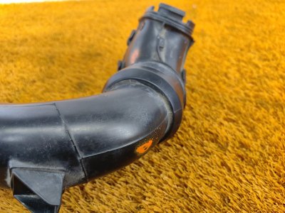Патрубок воздушного фильтра