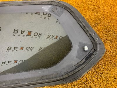 Стекло кузовное глухое