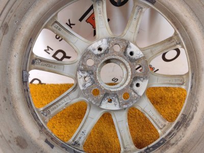 Колесо BMW R17 5x112, Goodyear 225/55 R17, зимнее, шипы
