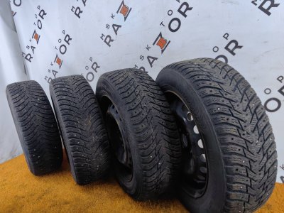 Колесо Hyundai Solaris R15 4x100, Nokian 185/65 R15, зимнее, шипы