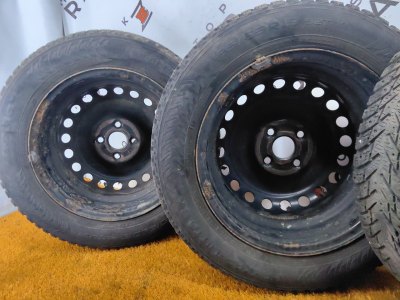 Колесо Hyundai Solaris R15 4x100, Nokian 185/65 R15, зимнее, шипы