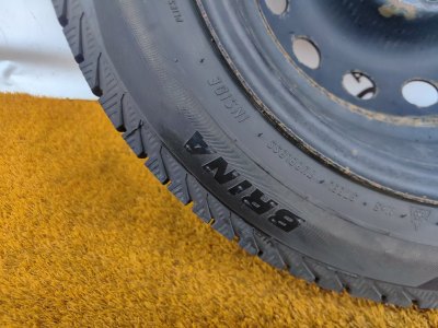 Колесо Trebl X40923 R15 4x100, Viatti 185/65 R15, зимнее, липучка