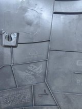 6600016574, 6600046105, 6059047300742 Накладка на стойку кузова задняя правая Geely Coolray 2023 фото 6
