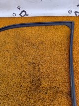 8890826949, 5079076300 Уплотнитель стекла двери передний левый Geely Coolray 2022 фото 3