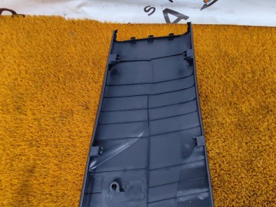 Обшивка центральной стойки