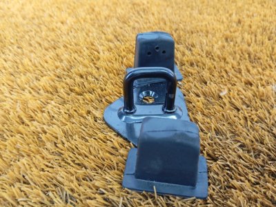 Ответная часть замка багажника