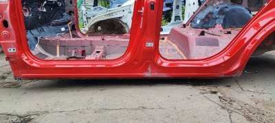 Порог с центральной стойкой