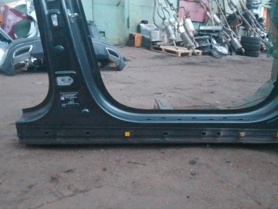 Порог с центральной стойкой