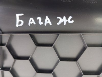Обшивка двери багажника