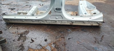 Порог с центральной стойкой