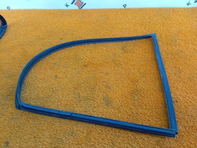 Уплотнитель стекла двери