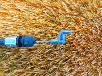 Трос лючка топливного бака