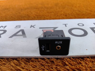 Разъем USB+AUX