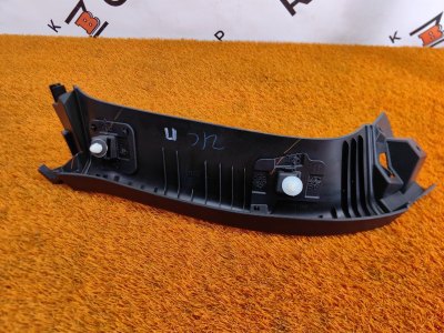 Обшивка двери багажника