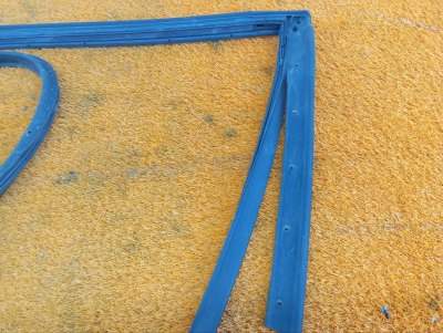 Уплотнитель двери
