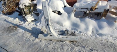 Порог с центральной стойкой