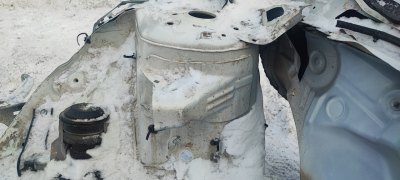 Передняя стойка кузова