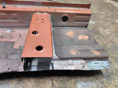 Порог с центральной стойкой