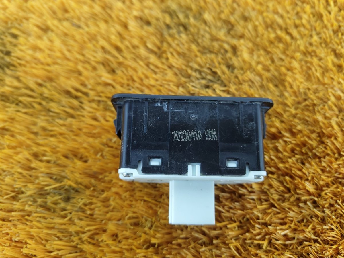 808000508AA Кнопка багажника Chery Tiggo 7 PRO 2023 фото 1