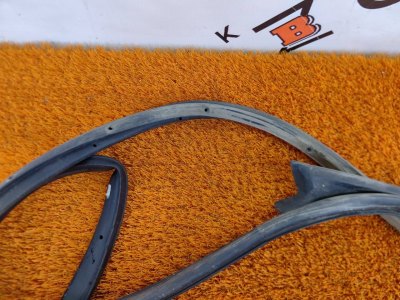 Уплотнитель двери
