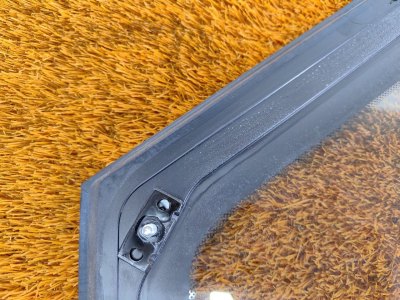 Форточка задняя
