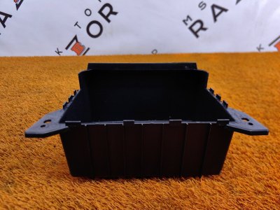 Лоток центральной консоли