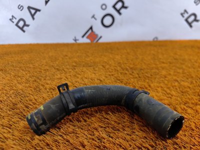 Патрубок системы охлаждения